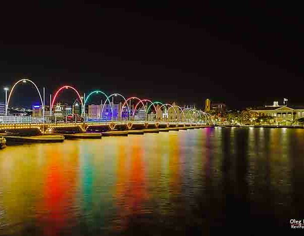 Curacao - Willemstad - Die bunte Brücke